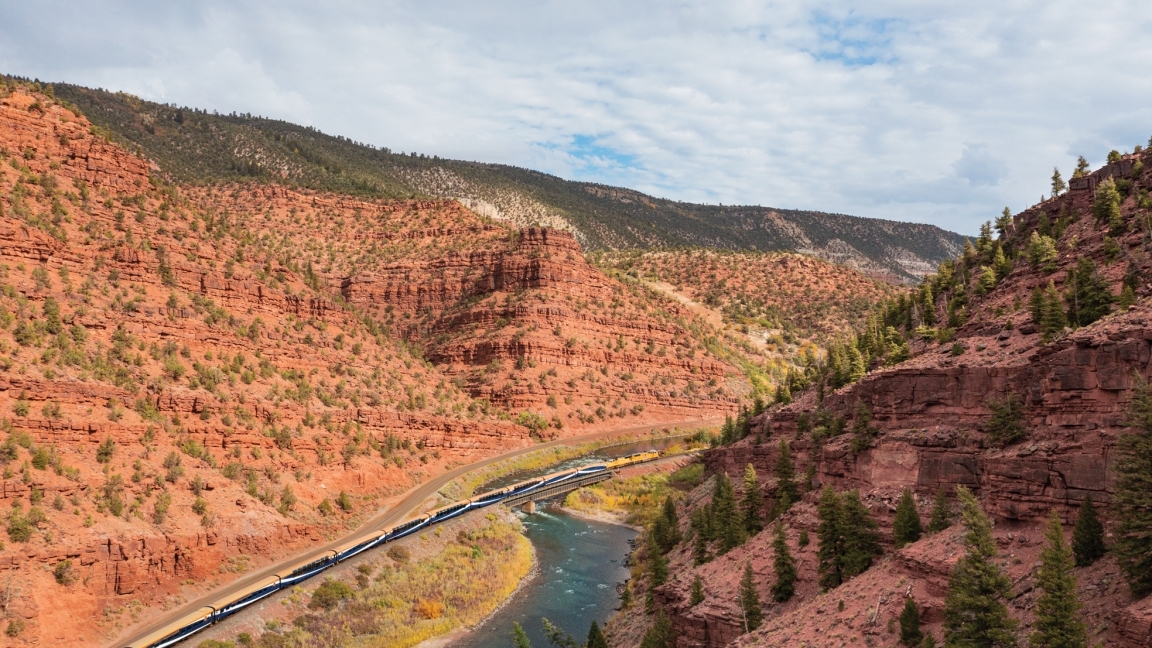 Image of Canyon Spirit going through canyons
