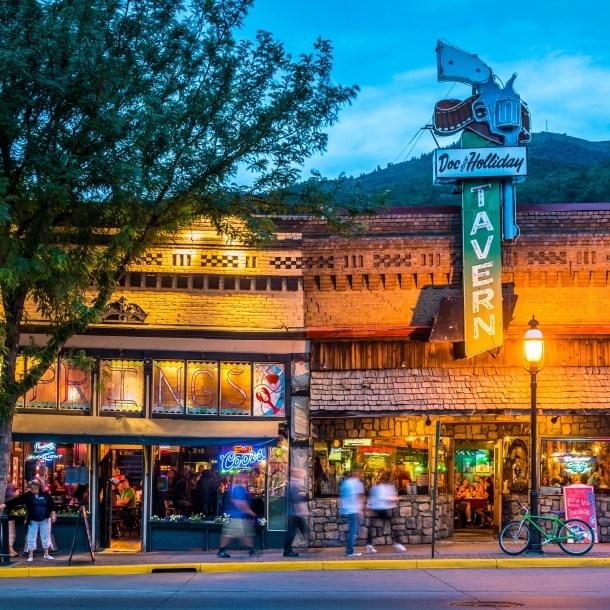 Image of a tavern in Glenwood Springs