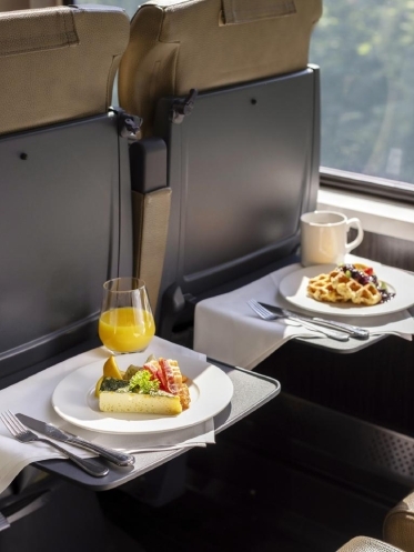 Image of two meals aboard the Canyon Spirit